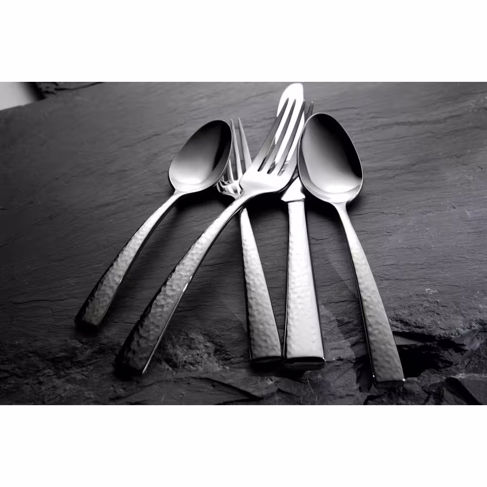 Oneida Chef's Table Hammered 18/0 Stainless Steel Steak Knives (Set of 12)