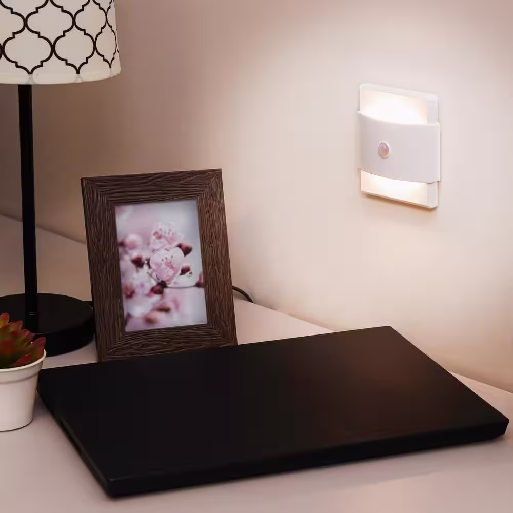 Sylvania Wireless Motion Activated LED Night Light (3-Pack)